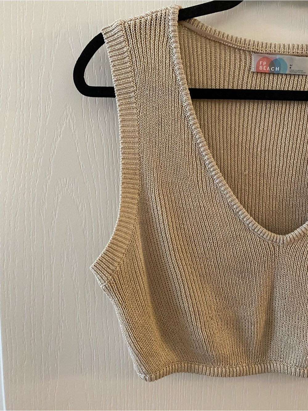 FP BEACH Cropped Linen-Blend Knit V-Neck Tank Top in Beige - L
